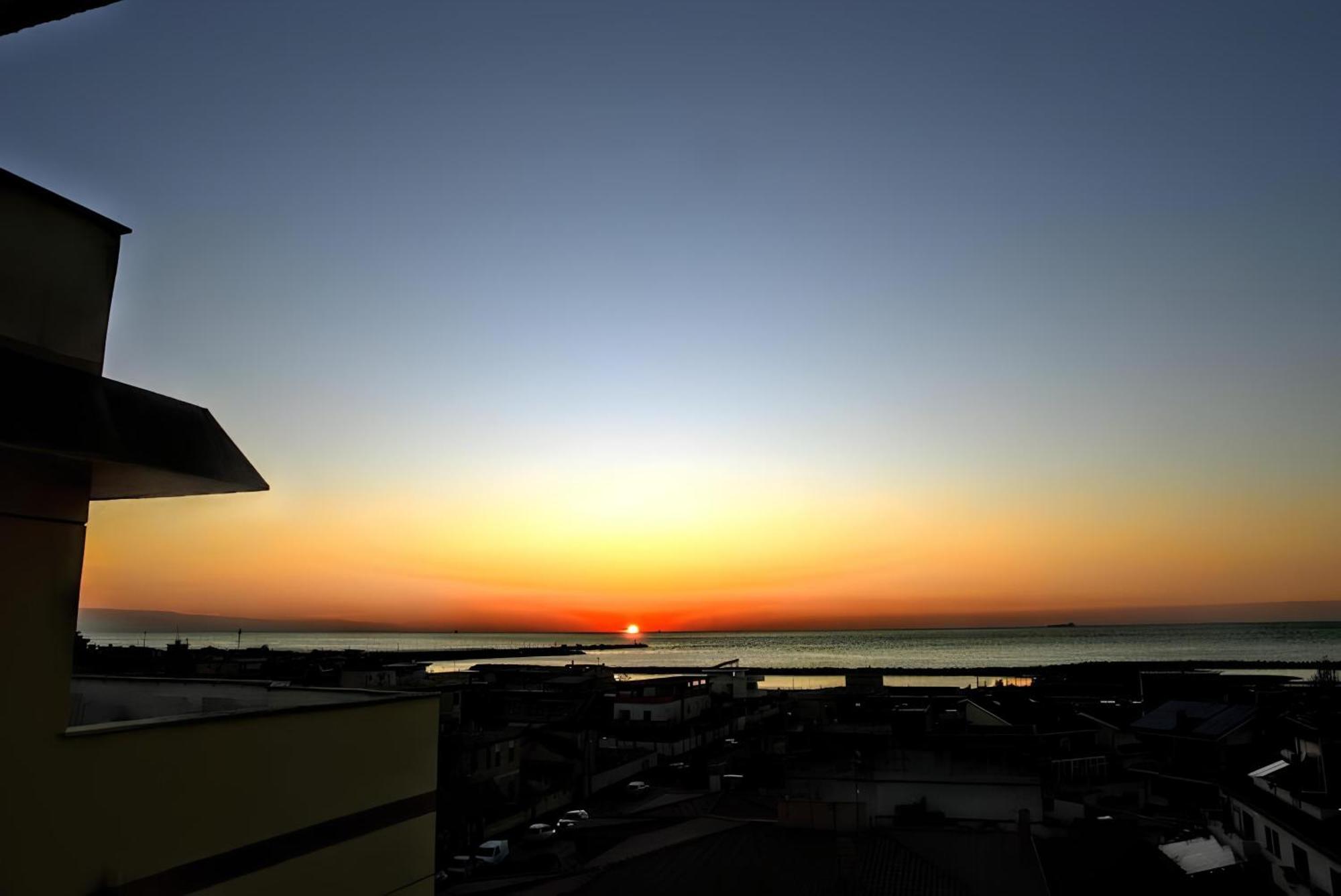 Vuel Sea View House -10 Minutes From The Airport Fiumicino Apartamento Exterior foto